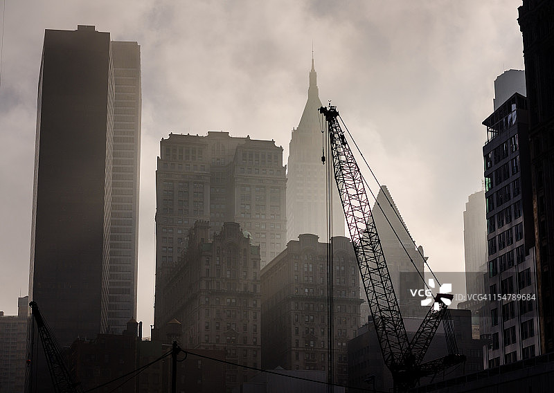 早晨的雾图片素材