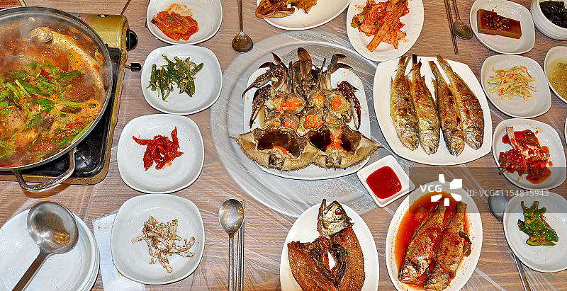 灵光干黄花鱼套餐与配菜图片素材