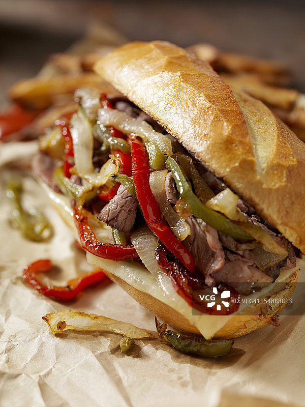 费城烤辣椒肋眼牛肉三明治图片素材