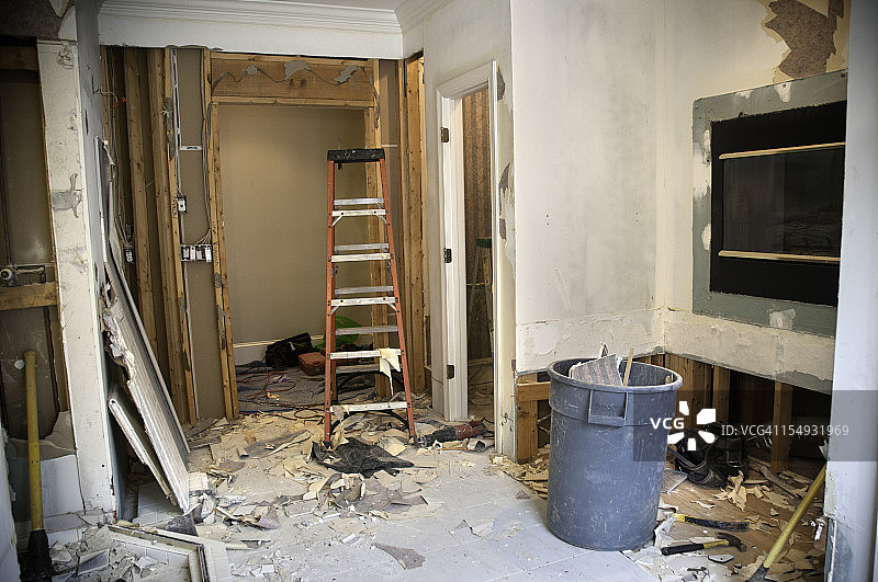 主浴室改造：拆除阶段图片素材