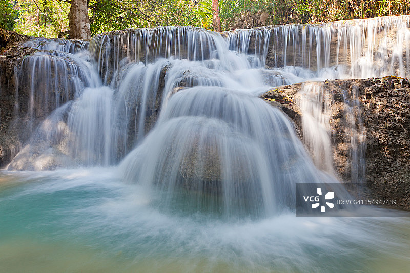 老挝琅勃拉邦的 Kuang Si 瀑布图片素材