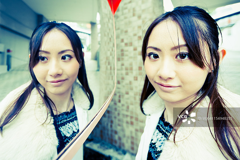 镜像都市丽人 портрет图片素材