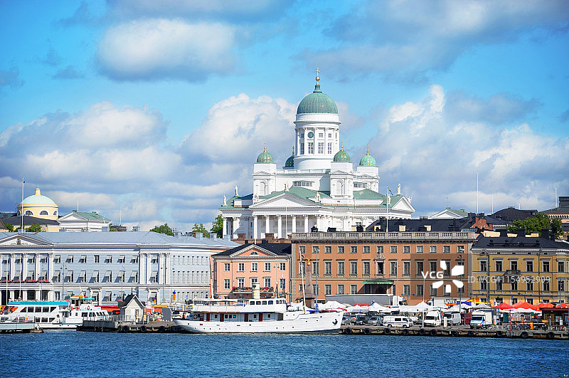 夏季的赫尔辛基港口图片素材