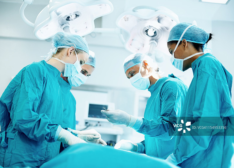 医生进行手术图片素材