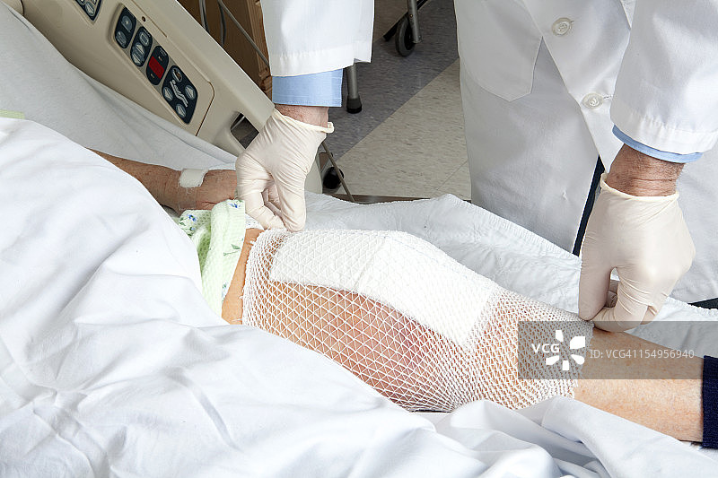 膝关节置换绷带图片素材