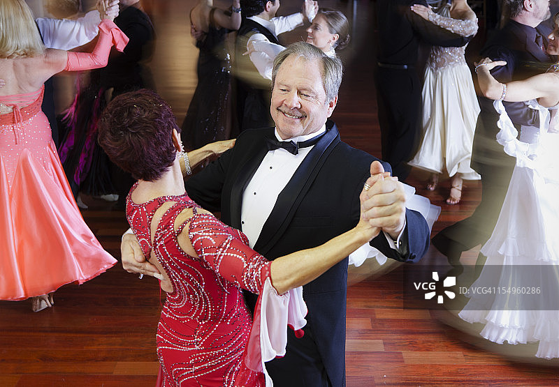 跳舞两图片素材