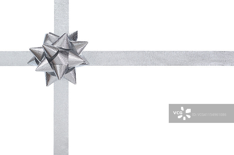 白色背景上的银色礼品蝴蝶结图片素材