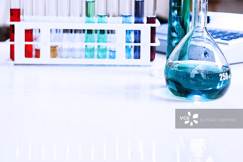 彩色液体实验室玻璃器皿科学边框图片素材