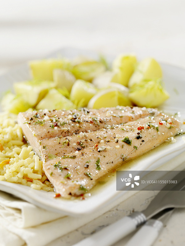 水煮三文鱼片图片素材