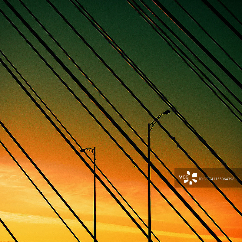 背靠背图片素材