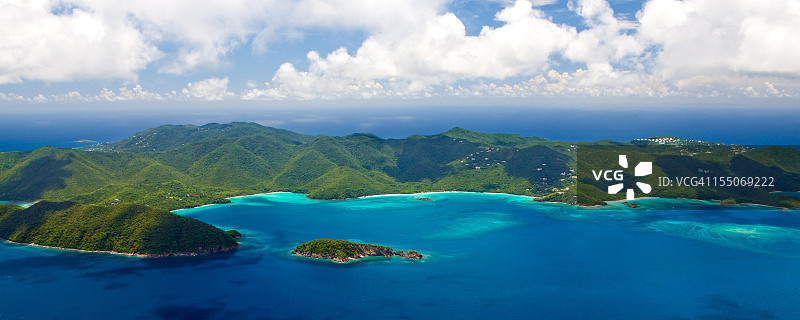 美属维尔京群岛圣约翰海滩的航拍景色图片素材