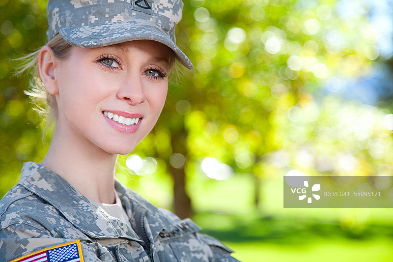 美国女兵系列：户外肖像图片素材