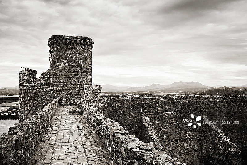 哈莱克城堡塔楼之间的高架走道图片素材