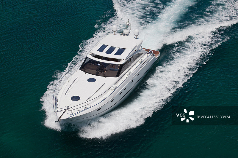 海上船舶的高角度视野图片素材