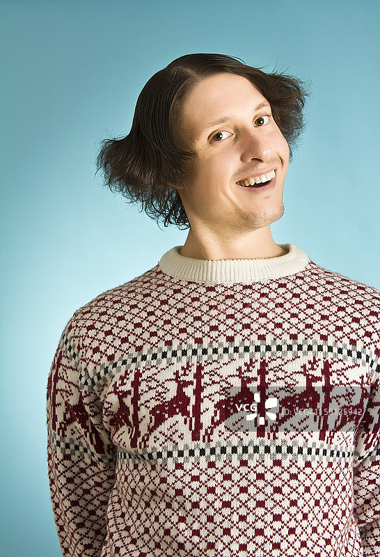 穿着毛衣的男人图片素材