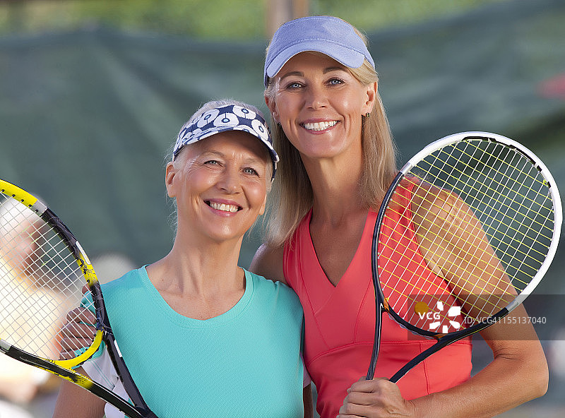 母女网球搭档图片素材