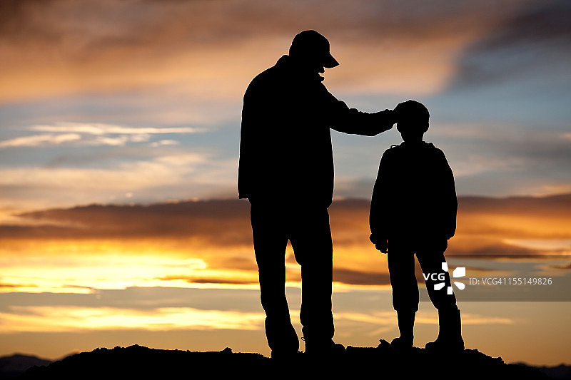 父子剪影图片素材