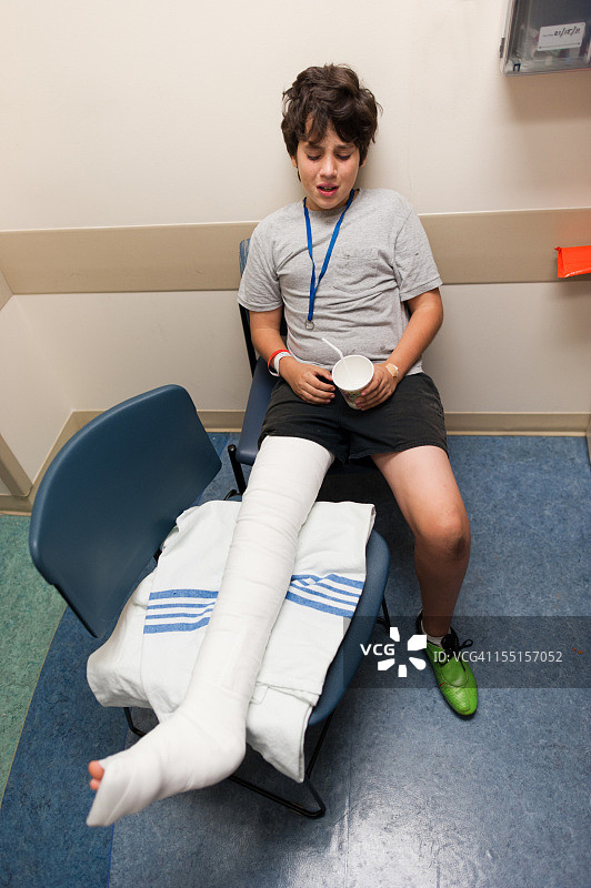 腿部骨折图片素材