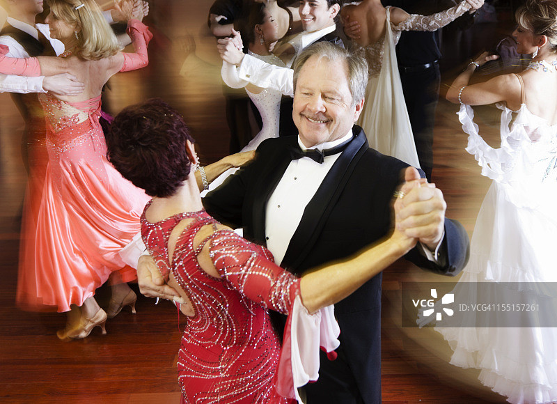 跳舞两图片素材