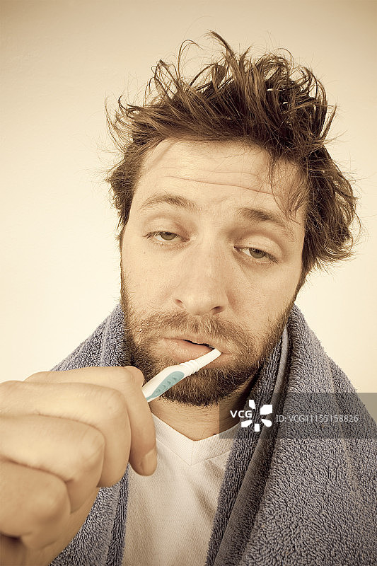 早间日常：刷牙图片素材