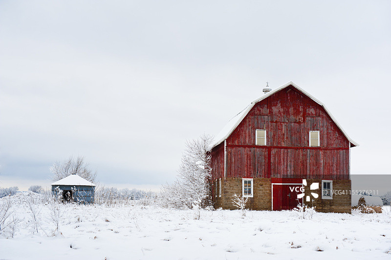 冬日红房子图片素材
