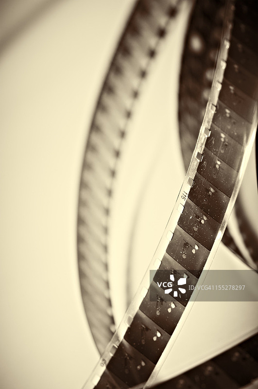 带孔的旧电影胶片图片素材