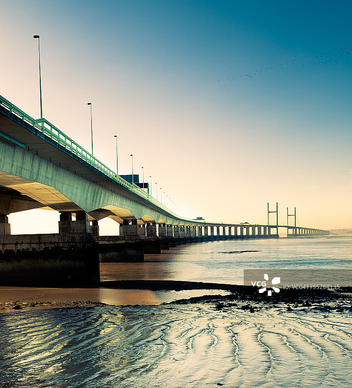 夜幕下的塞文第二大桥图片素材