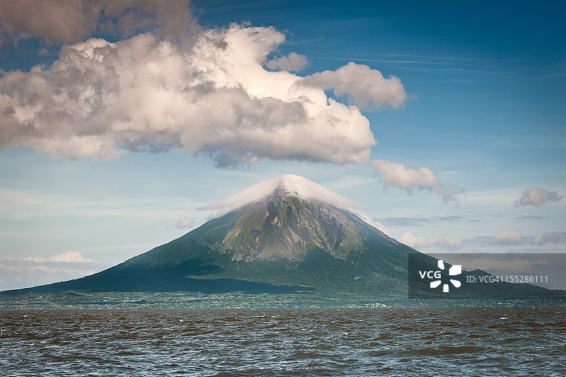 尼加拉瓜奥梅特佩岛的康塞普西翁火山图片素材