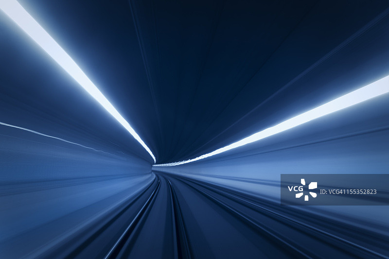 蓝色光束穿梭隧道图片素材