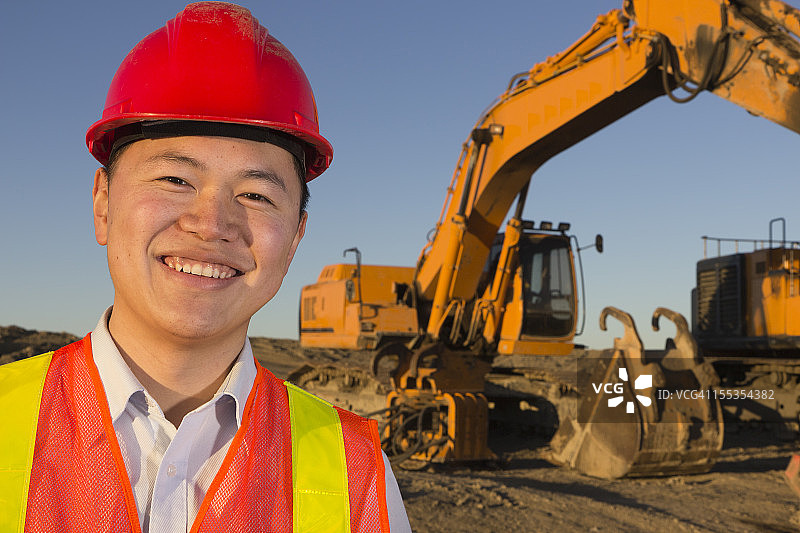 微笑的建筑工人图片素材