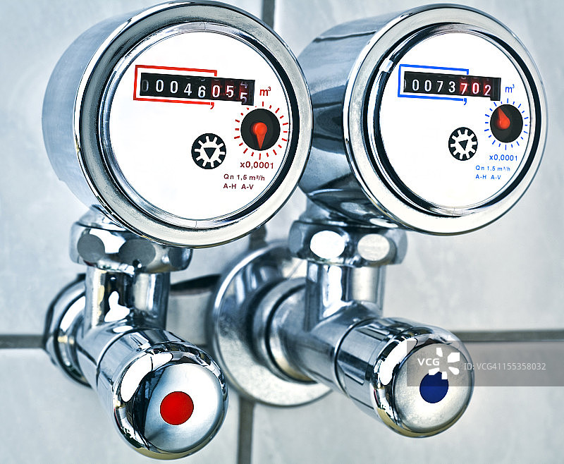 厨房冷热水龙头图片素材