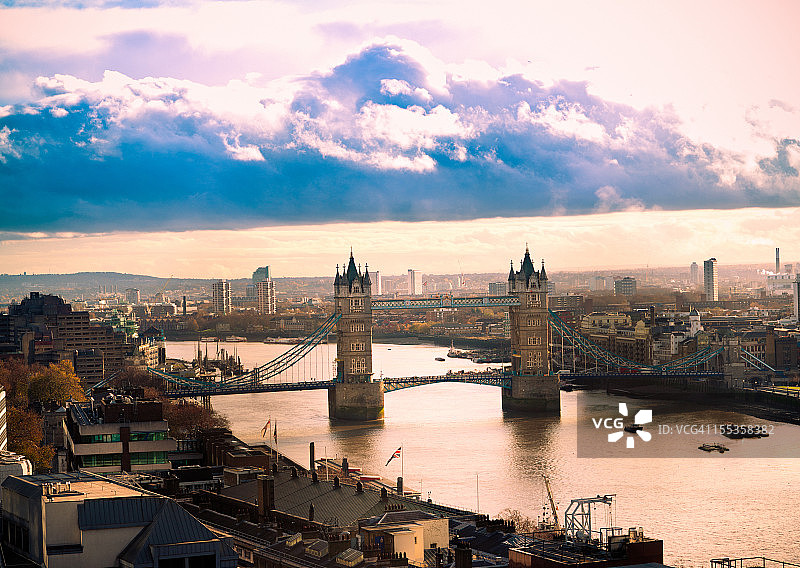 伦敦塔桥鸟瞰图图片素材