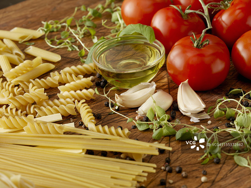 制作意大利面酱的食材图片素材