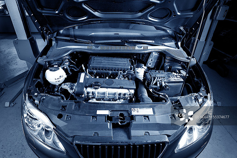 现代汽车的发动机图片素材