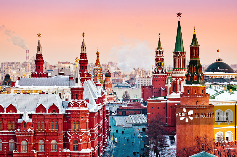冬日莫斯科的红色日落图片素材