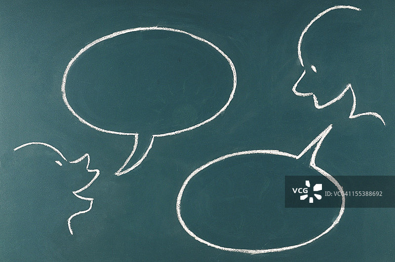 黑板上的手绘对话气泡图片素材
