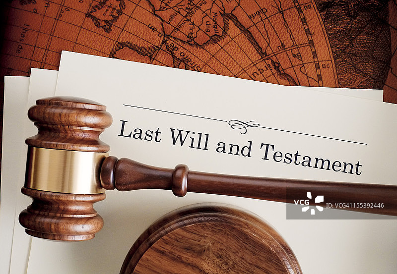 遗嘱上的法槌图片素材