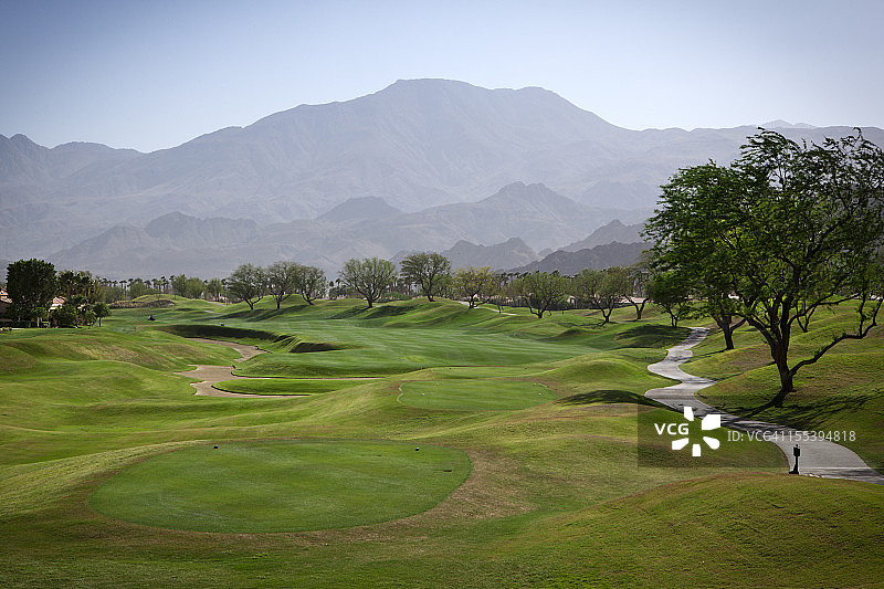 豪华高尔夫球场球道图片素材
