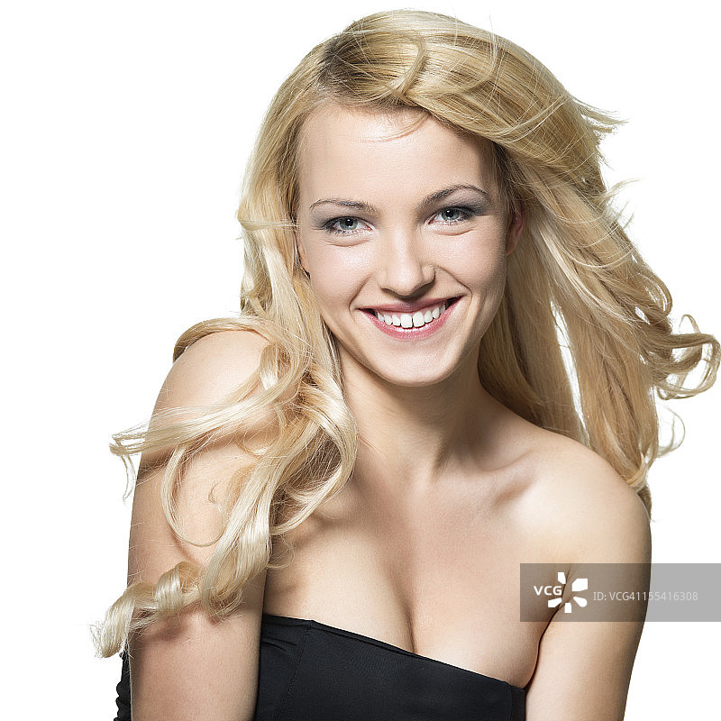 年轻女子微笑着图片素材