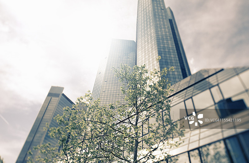 现代建筑：德意志银行绿塔图片素材