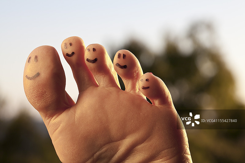 快乐的脚趾图片素材
