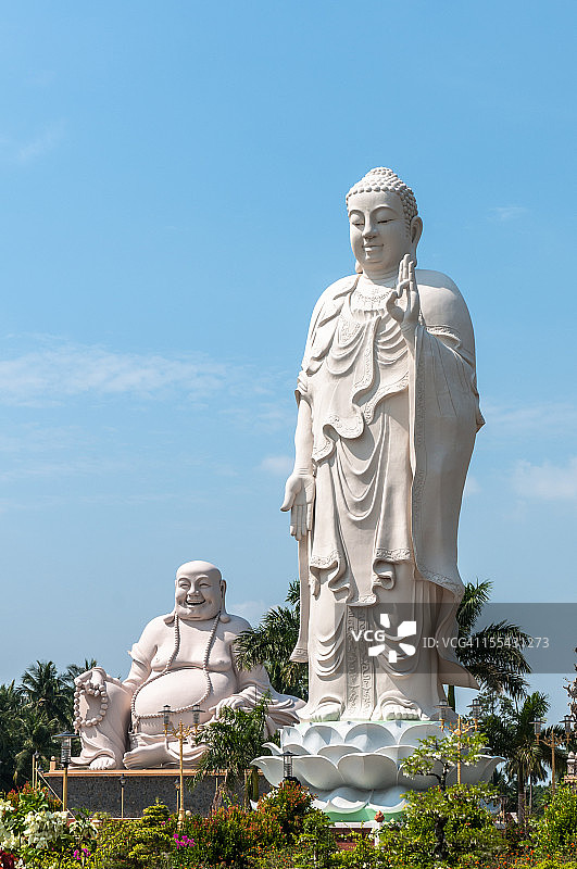 越南美湫市永长寺的佛像图片素材