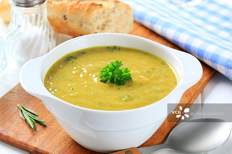 西兰花汤图片素材