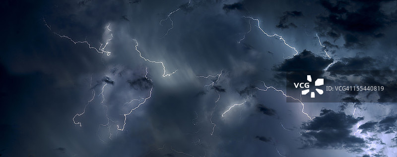 雷暴云景图片素材