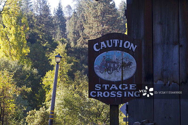 风景优美的49号公路上的哥伦比亚舞台标志图片素材