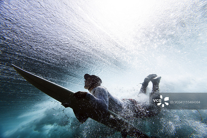 冲浪者潜水图片素材
