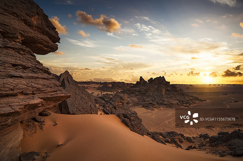 塔德拉尔特阿卡库斯日落图片素材