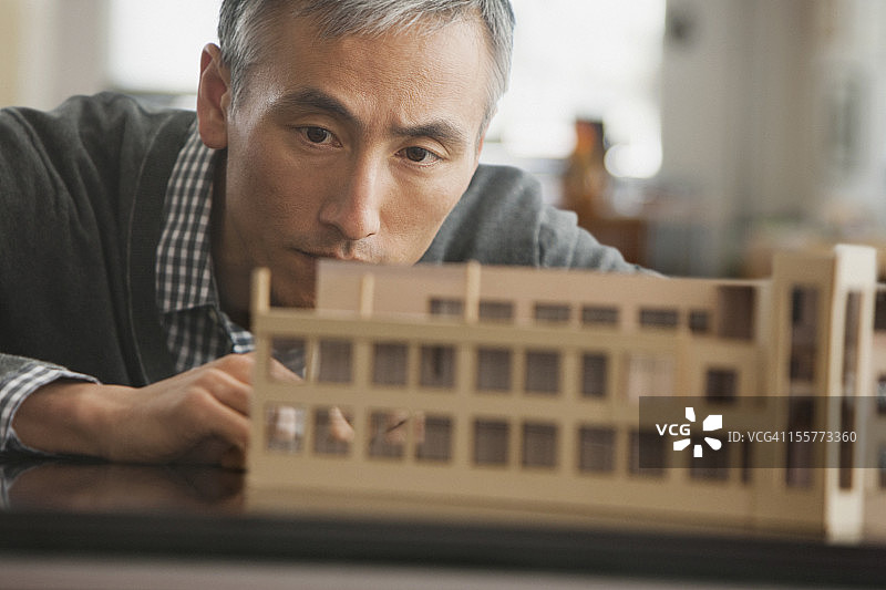 建筑师研究模型图片素材
