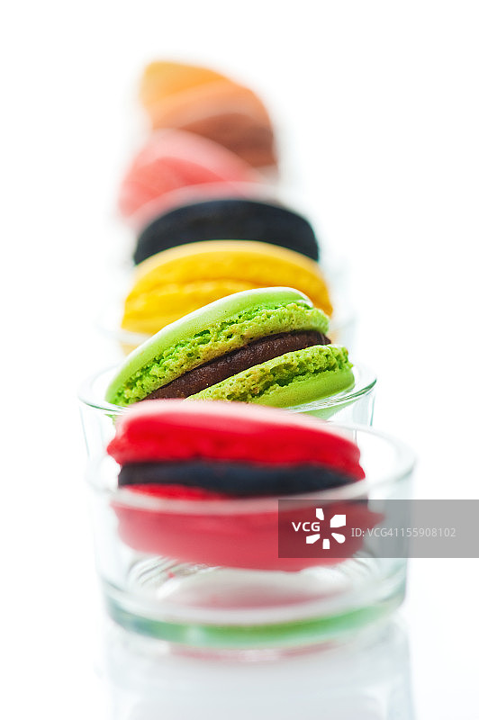 白色背景上的马卡龙图片素材