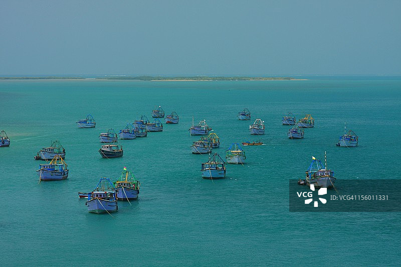 泰国帕克海峡的渔船图片素材